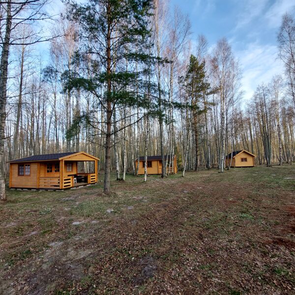 The cabins are placed at a sufficient distance from each other so that visitors feel good